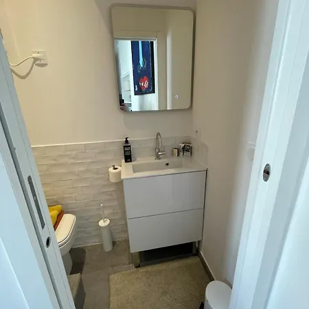 Independant Hyper Centre Tram A 100m